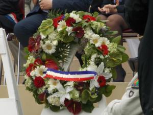 29.05.2016 : Memorial Day Belleau - Gerbe de fleurs déposée au nom de tous les porte-draperaux