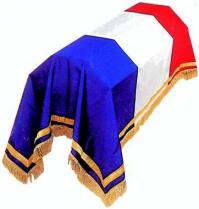 cercueil drapé bleu blanc rouge